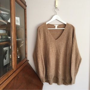 🍂3/$25🍂 H&M Tan Loose V-neck Sweater